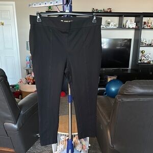 Anne Klein Black pull up Pants. Size XXL
